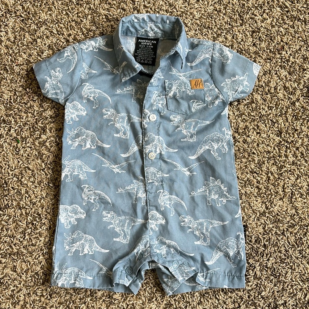 American Hawk Baby Boys Button Down Dinosaur Print Romper, size 3-6 months